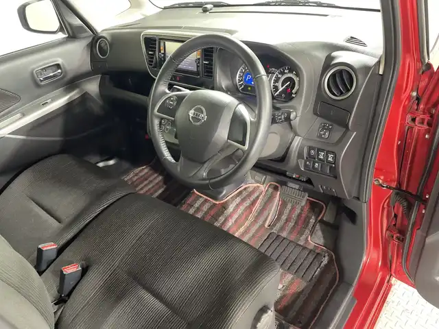 日産 デイズ ルークス ハイウェイスターX Gパッケージ 神奈川県 2015(平27)年 5.5万km スパークリングレッド/ブラック エマージェンシーブレーキ/純正ナビ/・BT/フルセグTV/SD/CD/DVD/USB/AM/FM/インテリジェントアラウンドビューモニター/後席モニター/両側電動スライドドア/ETC/nanoeエアコン/アイドリングストップ機能/インテリジェントキー/プッシュスタートボタン/革巻きステアリング/ステアリングスイッチ/シートリフター/HIDヘッドライト/フォグ/電動格納ミラー/ウィンカーミラー/純正フロアマット/純正ドアバイザー/純正アルミホイール