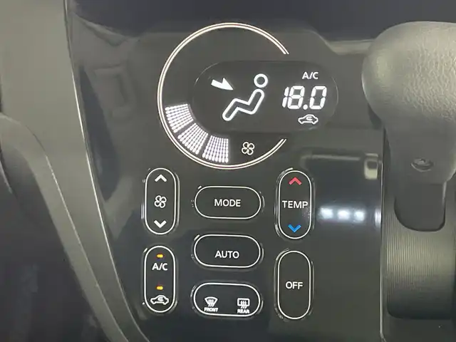 日産 デイズ ルークス ハイウェイスターX Gパッケージ 神奈川県 2015(平27)年 5.5万km スパークリングレッド/ブラック エマージェンシーブレーキ/純正ナビ/・BT/フルセグTV/SD/CD/DVD/USB/AM/FM/インテリジェントアラウンドビューモニター/後席モニター/両側電動スライドドア/ETC/nanoeエアコン/アイドリングストップ機能/インテリジェントキー/プッシュスタートボタン/革巻きステアリング/ステアリングスイッチ/シートリフター/HIDヘッドライト/フォグ/電動格納ミラー/ウィンカーミラー/純正フロアマット/純正ドアバイザー/純正アルミホイール