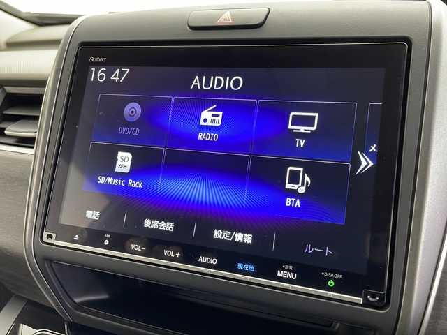 ホンダ フリード＋ ハイブリット 千葉県 2021(令3)年 4.4万km プラチナホワイトパール ホンダセンシング/・衝突軽減ブレーキ/・前後発進抑制機能/・歩行者事故低減ステアリング/・標識認識機能/・先行車発進お知らせ機能/・車線維持支援システム/・アダクティブクルーズコントロール/両側パワースライドドア/純正9インチナビ/・型式：VXM-217VFNi/・CD/DVD/フルセグTV./Bluetooth/バックカメラ/LEDオートヘッドライト/ハーフレザーシート/シートヒーター/ビルトインETC/純正15インチアルミホイール/純正フロアマット/ステアリングスイッチ/オートエアコン/プッシュスタート/スマートキー/スペアキー1本/エンジンスターター/禁煙車