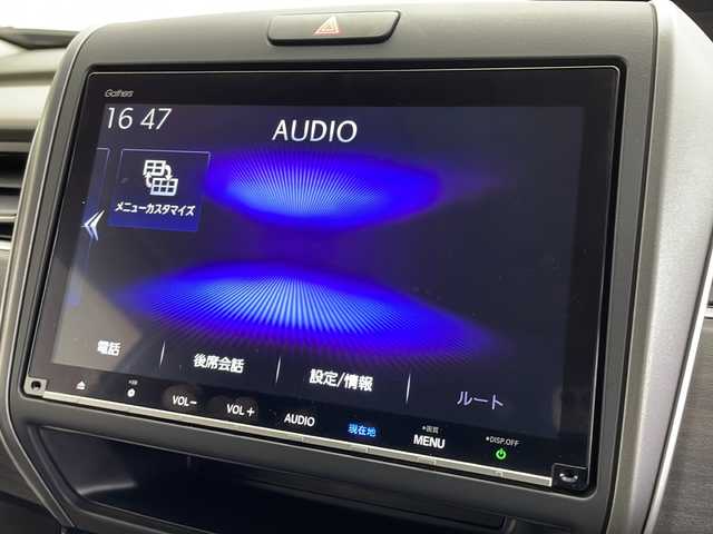 ホンダ フリード＋ ハイブリット 千葉県 2021(令3)年 4.4万km プラチナホワイトパール ホンダセンシング/・衝突軽減ブレーキ/・前後発進抑制機能/・歩行者事故低減ステアリング/・標識認識機能/・先行車発進お知らせ機能/・車線維持支援システム/・アダクティブクルーズコントロール/両側パワースライドドア/純正9インチナビ/・型式：VXM-217VFNi/・CD/DVD/フルセグTV./Bluetooth/バックカメラ/LEDオートヘッドライト/ハーフレザーシート/シートヒーター/ビルトインETC/純正15インチアルミホイール/純正フロアマット/ステアリングスイッチ/オートエアコン/プッシュスタート/スマートキー/スペアキー1本/エンジンスターター/禁煙車