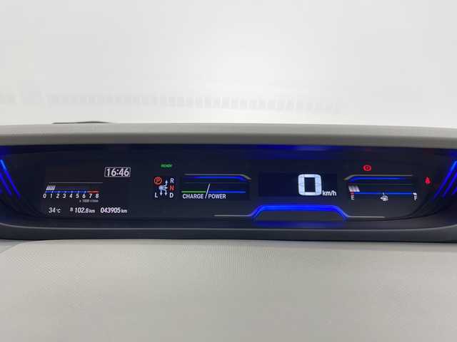 ホンダ フリード＋ ハイブリット 千葉県 2021(令3)年 4.4万km プラチナホワイトパール ホンダセンシング/・衝突軽減ブレーキ/・前後発進抑制機能/・歩行者事故低減ステアリング/・標識認識機能/・先行車発進お知らせ機能/・車線維持支援システム/・アダクティブクルーズコントロール/両側パワースライドドア/純正9インチナビ/・型式：VXM-217VFNi/・CD/DVD/フルセグTV./Bluetooth/バックカメラ/LEDオートヘッドライト/ハーフレザーシート/シートヒーター/ビルトインETC/純正15インチアルミホイール/純正フロアマット/ステアリングスイッチ/オートエアコン/プッシュスタート/スマートキー/スペアキー1本/エンジンスターター/禁煙車