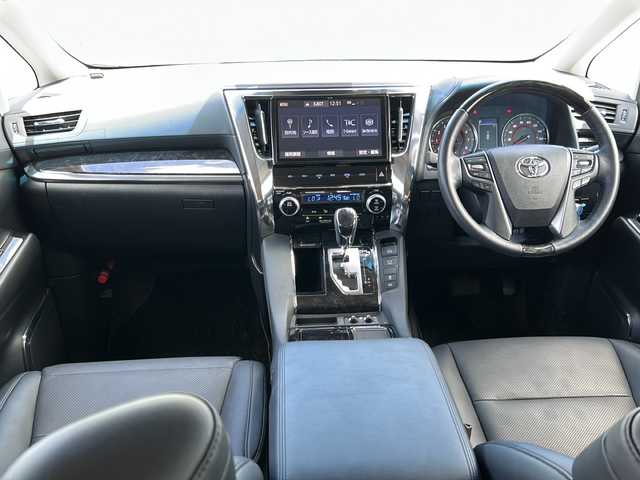 トヨタ アルファード 鹿児島県 2019(平31)年 3.1万km ブラック フリップダウンモニター/純正ナビ/　　CD/DVD/Bluetooth/フルセグ/バックカメラ/ドライブレコーダー/両側パワースライドドア/レーダークルーズコントロール/LEDオートライト/レザーシート/パワーシート/シートヒーター/純正18インチアルミホイール/ETC