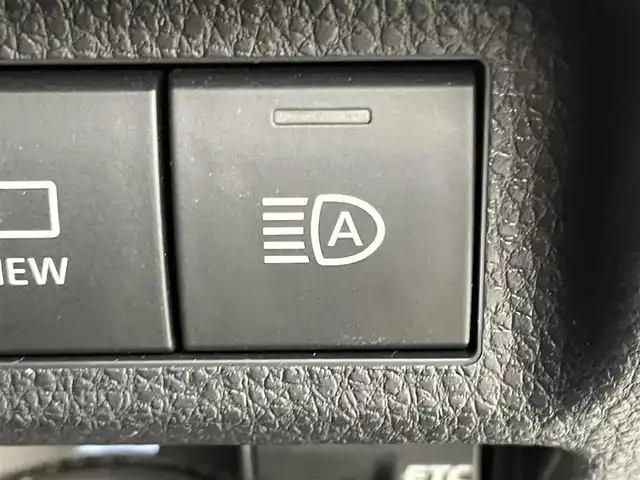 トヨタ ＲＡＶ４ アドベンチャー オフロードPKGⅡ 岡山県 2023(令5)年 3.2万km アティチュードブラックマイカ 10.5インチディスプレイオーディオ/【ナビ/BT/AppleCarPlay/AndroidAuto】/パノラミックビューモニター/セーフティセンス /・プリクラッシュセーフティ/・レーンキープアシスト/・オートハイビーム/・レーダークルーズコントロール/ブラインドスポットモニター/合皮シート/シートヒーター /シートベンチレーション/ステアリングヒーター/ルーフレール/LEDヘッドライト/純正18インチアルミホイール/4WD/ビルトインETC2.0/フロアマット/クリアランスソナー