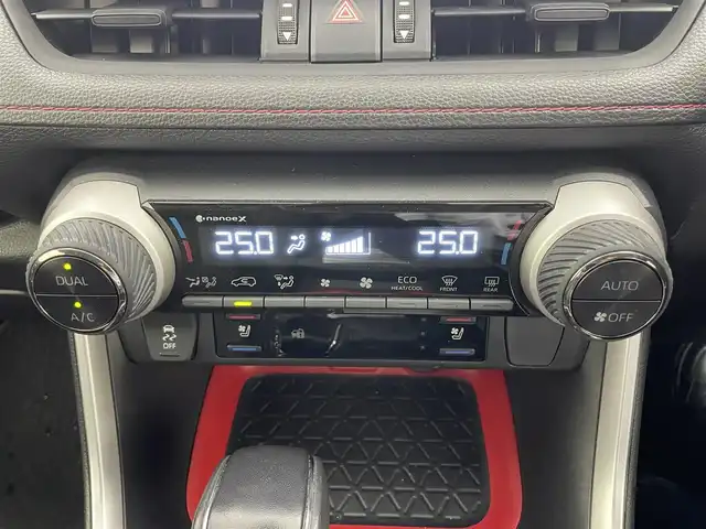トヨタ ＲＡＶ４ アドベンチャー オフロードPKGⅡ 岡山県 2023(令5)年 3.2万km アティチュードブラックマイカ 10.5インチディスプレイオーディオ/【ナビ/BT/AppleCarPlay/AndroidAuto】/パノラミックビューモニター/セーフティセンス /・プリクラッシュセーフティ/・レーンキープアシスト/・オートハイビーム/・レーダークルーズコントロール/ブラインドスポットモニター/合皮シート/シートヒーター /シートベンチレーション/ステアリングヒーター/ルーフレール/LEDヘッドライト/純正18インチアルミホイール/4WD/ビルトインETC2.0/フロアマット/クリアランスソナー