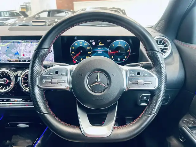 メルセデス・ベンツ ＧＬＡ２００ｄ 4マチック AMGライン 大阪府 2021(令3)年 2.9万km コスモスブラック ワンオーナー/レーダーセーフティP/ハーフレザー/メモリ付きパワーシート/シートヒーター/ACC/純正ナビ/TV/360度カメラ/純正19インチAW/LEDヘッドライト/アンビエントライト/電動リアゲート/ブラインドスポット/ワイヤレス充電
