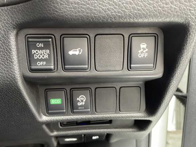 日産 エクストレイル 20X 静岡県 2018(平30)年 3万km ブリリアントホワイトパール 純正8インチナビ/地デジTV/純正CD/DVD/Bluetooth/バック/全周囲カメラ/カブロンシート/パワーバックドア/LEDヘッドライト/純正18インチAW/スマートキー/スペアキー/保証書/取説