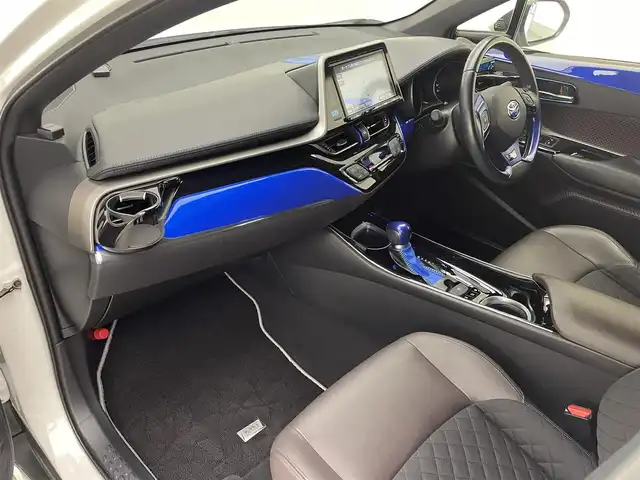 トヨタ Ｃ－ＨＲ G LEDエディション 兵庫県 2017(平29)年 6万km ホワイトパールクリスタルシャイン 純正SDナビ(CD/Bluetooth/フルセグ)/バックカメラ/モデリスタエアロ/前後ドライブレコーダー/TEIN車高調/追従型クルーズコントロール/ハーフレザーシート/シートヒーター/オートライト/オートマチックハイビーム/LEDヘッドライト/純正18インチアルミホイール/純正フロアマット/ETC