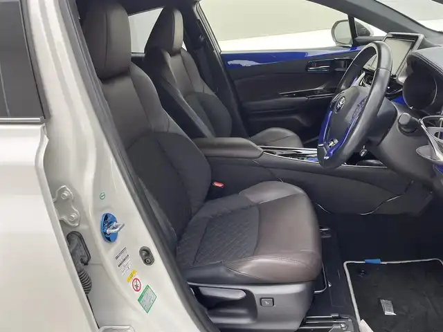 トヨタ Ｃ－ＨＲ G LEDエディション 兵庫県 2017(平29)年 6万km ホワイトパールクリスタルシャイン 純正SDナビ(CD/Bluetooth/フルセグ)/バックカメラ/モデリスタエアロ/前後ドライブレコーダー/TEIN車高調/追従型クルーズコントロール/ハーフレザーシート/シートヒーター/オートライト/オートマチックハイビーム/LEDヘッドライト/純正18インチアルミホイール/純正フロアマット/ETC