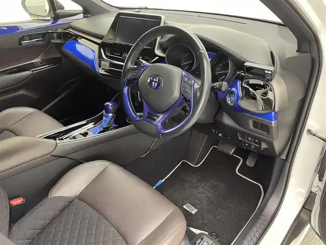 トヨタ Ｃ－ＨＲ G LEDエディション 兵庫県 2017(平29)年 6万km ホワイトパールクリスタルシャイン 純正SDナビ(CD/Bluetooth/フルセグ)/バックカメラ/モデリスタエアロ/前後ドライブレコーダー/TEIN車高調/追従型クルーズコントロール/ハーフレザーシート/シートヒーター/オートライト/オートマチックハイビーム/LEDヘッドライト/純正18インチアルミホイール/純正フロアマット/ETC