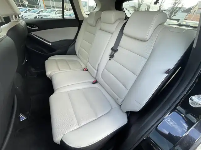 マツダ ＣＸ－５ XD Lパッケージ 神奈川県 2015(平27)年 10.7万km ジェットブラックマイカ (株)IDOMが運営する【じしゃロン秦野店】の自社ローン専用車両になります。こちらは現金またはオートローンご利用時の価格です。自社ローンご希望の方は別途その旨お申付け下さい/純正ＳＤナビ／Ｂｌｕｅｔｏｏｔｈ／ＣＤ／ＤＶＤ／フルセグＴＶ／ＵＳＢ／ＡＵＸ/バックカメラ/ＥＴＣ/前後ドライブレコーダー/ブラインドスポットモニター/衝突軽減ブレーキ/レーンキープアシスト/前席パワーシート