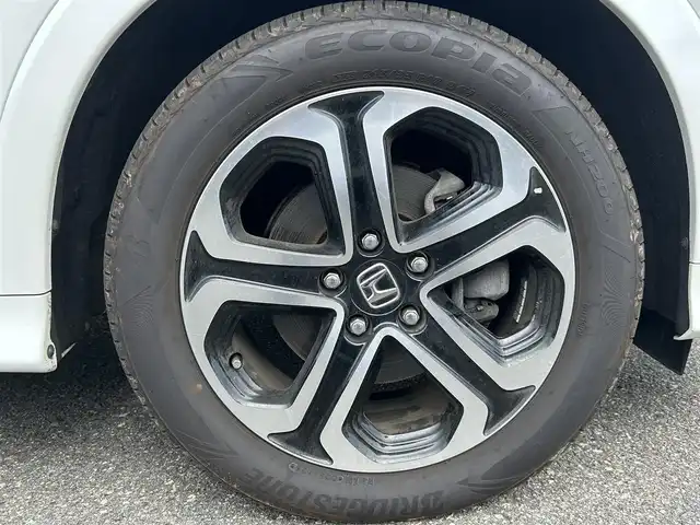 ホンダ ヴェゼル ハイブリッド Z ホンダセンシング 山形県 2016(平28)年 4万km ホワイトオーキッドパール ４WD/純正8インチナビ/フルセグTV/FM/AM/DVD/Bluetooth/衝突軽減ブレーキ/車線逸脱警報/横ブレ防止装置/バックカメラ/クルーズコントロール/プッシュスタート/ドライブレコーダー/純正マット/純正バイザー/ダブルエアバック/LEDライト/ＡＵＴＯライト/フォグランプ/保証書/取扱説明書