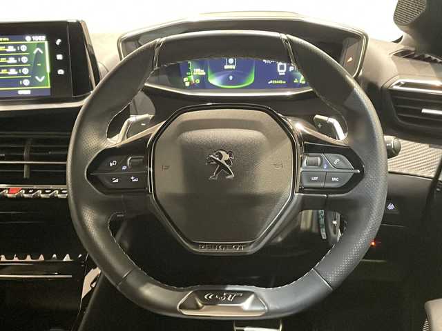 プジョー プジョー ２０８ GT 新潟県 2021(令3)年 3万km 赤 オプション/パノラミックガラスルーフ/タッチスクリーン専用カーナビゲーションユニット/GT装備/アルカンタラ＆テップレザーダイナミックシート/フロントシートヒーター/標準装備/3Dデジタルヘッドアップインストルメントパネル/7インチタッチスクリーン/・Applecarplay/・Androidauto/・Bluetooth/アクティブクルーズコントロール/レーンキープアシスト/レーンポジショニングアシスト/ブラインドスポットモニター/インテリジェントハイビーム/フルLEDヘッドライト/インテリアアンビエンスランプ/コーナーセンサー/前後ドライブレコーダー/ETC