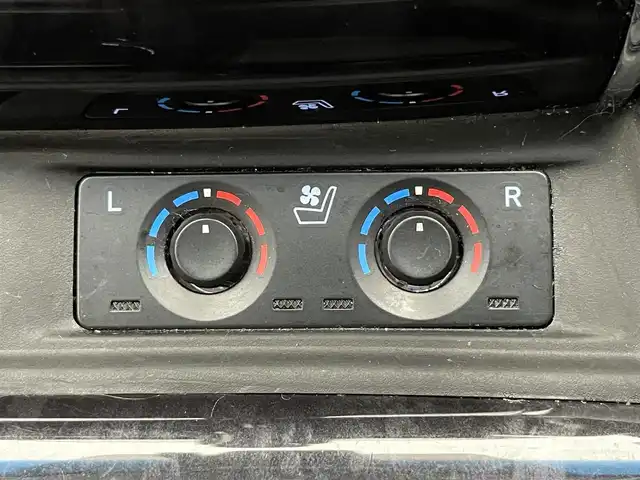 トヨタ ヴェルファイア Z Gエディション 愛知県 2018(平30)年 7万km ホワイトパールクリスタルシャイン 純正１０型ナビ　ツインムーンルーフ　純正１２．１型後席モニター　デジイン　３眼ＬＥＤオートライト　黒革　ＨＤＭＩ　追従クルコン　フルセグTV　ＤＶＤ　セーフティセンス　ＥＴＣ２．０　シートヒーター　シートベンチレーション　バックカメラ　禁煙車　メモリーシート　電子パーキング　USB　スマートキー　プッシュスタート