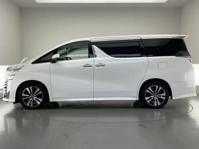 トヨタ ヴェルファイア Z Gエディション 愛知県 2018(平30)年 7万km ホワイトパールクリスタルシャイン 純正１０型ナビ　ツインムーンルーフ　純正１２．１型後席モニター　デジイン　３眼ＬＥＤオートライト　黒革　ＨＤＭＩ　追従クルコン　フルセグTV　ＤＶＤ　セーフティセンス　ＥＴＣ２．０　シートヒーター　シートベンチレーション　バックカメラ　禁煙車　メモリーシート　電子パーキング　USB　スマートキー　プッシュスタート