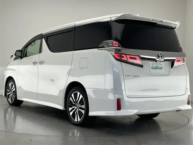 トヨタ ヴェルファイア Z Gエディション 愛知県 2018(平30)年 7万km ホワイトパールクリスタルシャイン 純正１０型ナビ　ツインムーンルーフ　純正１２．１型後席モニター　デジイン　３眼ＬＥＤオートライト　黒革　ＨＤＭＩ　追従クルコン　フルセグTV　ＤＶＤ　セーフティセンス　ＥＴＣ２．０　シートヒーター　シートベンチレーション　バックカメラ　禁煙車　メモリーシート　電子パーキング　USB　スマートキー　プッシュスタート