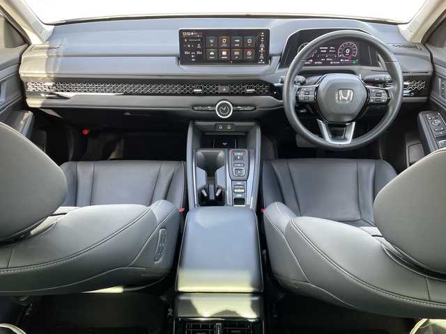 ホンダ アコード e:HEV 新潟県 2024(令6)年 2.2万km プラチナホワイトパール 4WD/純正ディスプレイオーディオ/BT/フルセグテレビ/全方位カメラ/ETC2.0/ドライブレコーダー/衝突被害軽減ブレーキ/レーンキープアシスト/レーダークルーズコントロール/革シート/パワーシート/シートヒーター/パドルシフト/ステアリングスイッチ/コーナーセンサー/スマートキー/プッシュスタート/LEDヘッドライト/オートライト/オートハイビーム/純正18インチアルミホイール