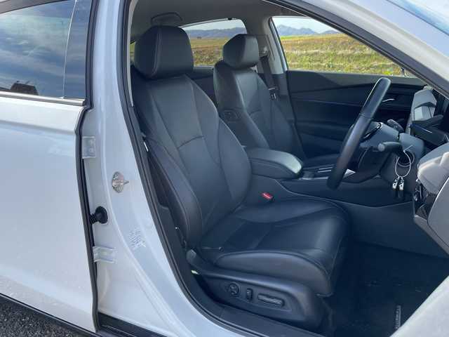 ホンダ アコード e:HEV 新潟県 2024(令6)年 2.2万km プラチナホワイトパール 4WD/純正ディスプレイオーディオ/BT/フルセグテレビ/全方位カメラ/ETC2.0/ドライブレコーダー/衝突被害軽減ブレーキ/レーンキープアシスト/レーダークルーズコントロール/革シート/パワーシート/シートヒーター/パドルシフト/ステアリングスイッチ/コーナーセンサー/スマートキー/プッシュスタート/LEDヘッドライト/オートライト/オートハイビーム/純正18インチアルミホイール