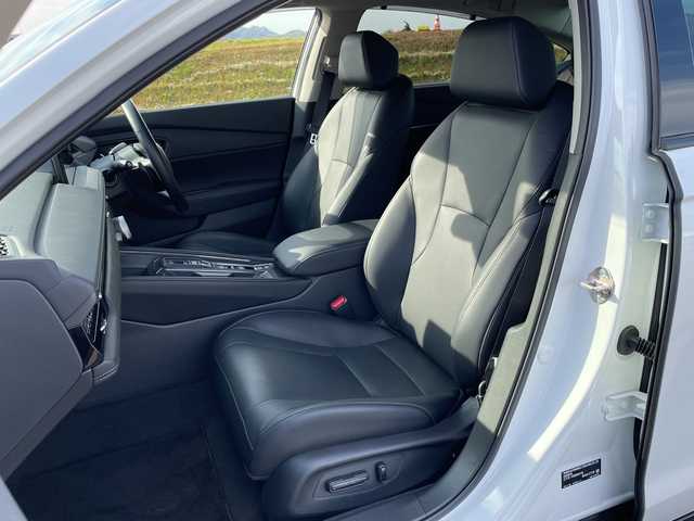 ホンダ アコード e:HEV 新潟県 2024(令6)年 2.2万km プラチナホワイトパール 4WD/純正ディスプレイオーディオ/BT/フルセグテレビ/全方位カメラ/ETC2.0/ドライブレコーダー/衝突被害軽減ブレーキ/レーンキープアシスト/レーダークルーズコントロール/革シート/パワーシート/シートヒーター/パドルシフト/ステアリングスイッチ/コーナーセンサー/スマートキー/プッシュスタート/LEDヘッドライト/オートライト/オートハイビーム/純正18インチアルミホイール