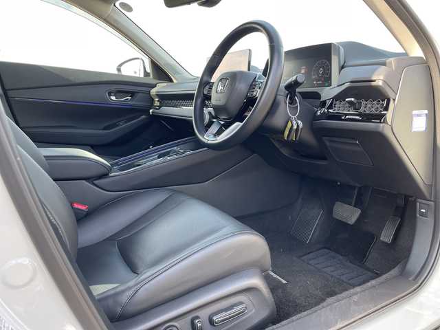 ホンダ アコード e:HEV 新潟県 2024(令6)年 2.2万km プラチナホワイトパール 4WD/純正ディスプレイオーディオ/BT/フルセグテレビ/全方位カメラ/ETC2.0/ドライブレコーダー/衝突被害軽減ブレーキ/レーンキープアシスト/レーダークルーズコントロール/革シート/パワーシート/シートヒーター/パドルシフト/ステアリングスイッチ/コーナーセンサー/スマートキー/プッシュスタート/LEDヘッドライト/オートライト/オートハイビーム/純正18インチアルミホイール