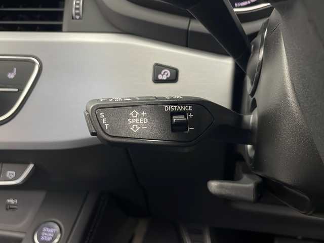 アウディ Ａ４ アバント 40TDIクワトロ Sライン 秋田県 2023(令5)年 0.5万km 白 ４ＷＤ/純正メモリナビ/　(AM/FM/フルセグTV/Bluetooth/USB)/全方位カメラ/アダプティブクルーズコントロール/パドルシフト/パワーバックドア/ハーフレザーシート/前席パワーシート/前席ヒートシーター/オートブレーキホールド/パーキングアシスト/オートライト/オートハイビーム/スマートキー/前後ドライブレコーダー/ＥＴＣ２．０/取扱説明書