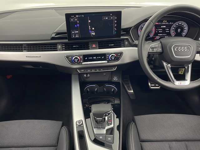 アウディ Ａ４ アバント 40TDIクワトロ Sライン 秋田県 2023(令5)年 0.5万km 白 ４ＷＤ/純正メモリナビ/　(AM/FM/フルセグTV/Bluetooth/USB)/全方位カメラ/アダプティブクルーズコントロール/パドルシフト/パワーバックドア/ハーフレザーシート/前席パワーシート/前席ヒートシーター/オートブレーキホールド/パーキングアシスト/オートライト/オートハイビーム/スマートキー/前後ドライブレコーダー/ＥＴＣ２．０/取扱説明書