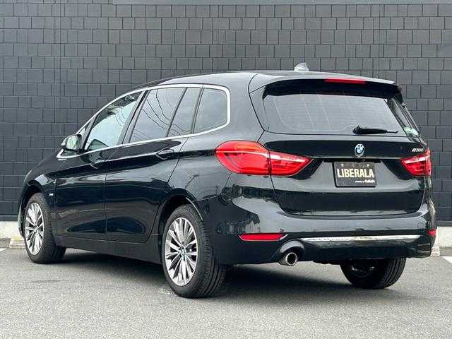 ＢＭＷ ２１８ｉ グランツアラー ラグジュアリー 埼玉県 2018(平30)年 3.5万km サファイアブラックP 白革シート　/ＡＣＣ　/純正ナビ　/アドバンスドセーフティＰＫＧ　/アンビエントライト　/ヘッドアップディスプレイ　/シートヒータ―　/パワーシート　/パワーバックドア　/３列シート　/バックカメラ　/ミラーＥＴＣ