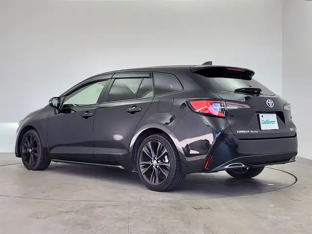 トヨタ カローラツーリング ハイブリッド ダブルバイビー 愛知県 2022(令4)年 2.2万km ブラックマイカ 純正9インチディスプレオーディオ/・フルセグテレビ/・Bluetooth接続/・AM/FMラジオ/・USB入力端子/・交通情報/・Miracast/シートヒーター/ステアリングヒーター/バックカメラ/スマートキー/プッシュスタート/ETC2.0/Toyota Safty Sense/・プリクラッシュセーフティ/・レーントレーシングアシスト/・レーダークルーズコントロール(全車速追従機能付)/・オートマチックハイビーム/・ロードサインアシスト/インテリジェントクリアランスソナー/車両接近通報装置/先行車発進告知機能/純正17インチアルミホイール