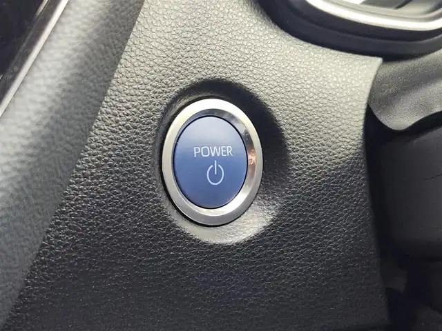 トヨタ カローラツーリング ハイブリッド ダブルバイビー 愛知県 2022(令4)年 2.2万km ブラックマイカ 純正9インチディスプレオーディオ/・フルセグテレビ/・Bluetooth接続/・AM/FMラジオ/・USB入力端子/・交通情報/・Miracast/シートヒーター/ステアリングヒーター/バックカメラ/スマートキー/プッシュスタート/ETC2.0/Toyota Safty Sense/・プリクラッシュセーフティ/・レーントレーシングアシスト/・レーダークルーズコントロール(全車速追従機能付)/・オートマチックハイビーム/・ロードサインアシスト/インテリジェントクリアランスソナー/車両接近通報装置/先行車発進告知機能/純正17インチアルミホイール