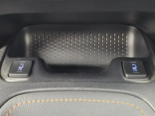 トヨタ カローラツーリング ハイブリッド ダブルバイビー 愛知県 2022(令4)年 2.2万km ブラックマイカ 純正9インチディスプレオーディオ/・フルセグテレビ/・Bluetooth接続/・AM/FMラジオ/・USB入力端子/・交通情報/・Miracast/シートヒーター/ステアリングヒーター/バックカメラ/スマートキー/プッシュスタート/ETC2.0/Toyota Safty Sense/・プリクラッシュセーフティ/・レーントレーシングアシスト/・レーダークルーズコントロール(全車速追従機能付)/・オートマチックハイビーム/・ロードサインアシスト/インテリジェントクリアランスソナー/車両接近通報装置/先行車発進告知機能/純正17インチアルミホイール