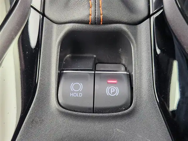 トヨタ カローラツーリング ハイブリッド ダブルバイビー 愛知県 2022(令4)年 2.2万km ブラックマイカ 純正9インチディスプレオーディオ/・フルセグテレビ/・Bluetooth接続/・AM/FMラジオ/・USB入力端子/・交通情報/・Miracast/シートヒーター/ステアリングヒーター/バックカメラ/スマートキー/プッシュスタート/ETC2.0/Toyota Safty Sense/・プリクラッシュセーフティ/・レーントレーシングアシスト/・レーダークルーズコントロール(全車速追従機能付)/・オートマチックハイビーム/・ロードサインアシスト/インテリジェントクリアランスソナー/車両接近通報装置/先行車発進告知機能/純正17インチアルミホイール