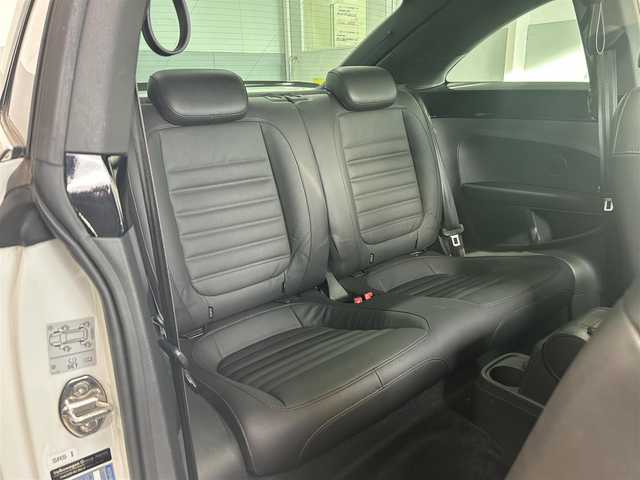 フォルクスワーゲン ザ・ビートル 2．0Rラインマイスター 愛知県 2018(平30)年 4.8万km ピュアホワイト 純正メモリナビ/フルセグテレビ/バックカメラ/ウィンカーミラー/クルーズコントロール/プッシュスタート/Bluetooth/コーナーセンサー/パドルシフト/レザーステアリング/BSM