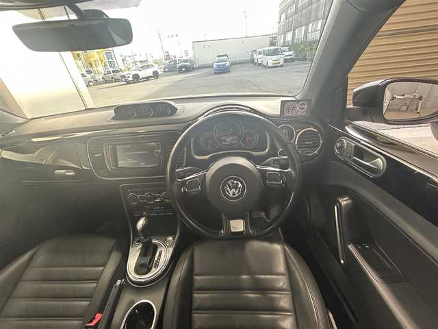 フォルクスワーゲン ザ・ビートル 2．0Rラインマイスター 愛知県 2018(平30)年 4.8万km ピュアホワイト 純正メモリナビ/フルセグテレビ/バックカメラ/ウィンカーミラー/クルーズコントロール/プッシュスタート/Bluetooth/コーナーセンサー/パドルシフト/レザーステアリング/BSM