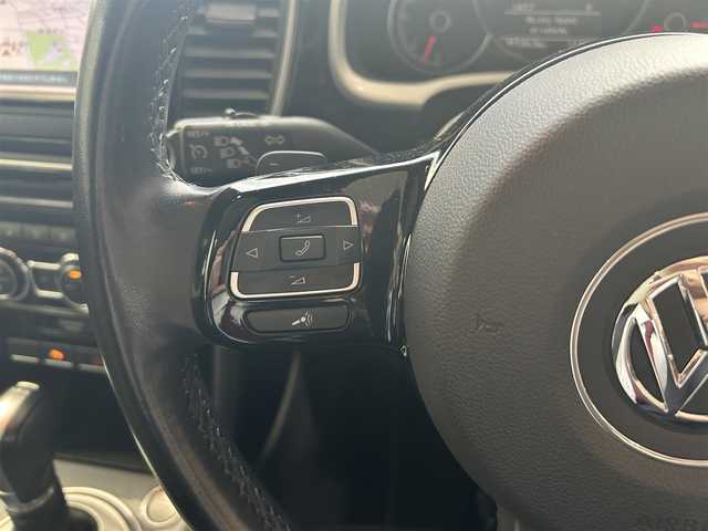 フォルクスワーゲン ザ・ビートル 2．0Rラインマイスター 愛知県 2018(平30)年 4.8万km ピュアホワイト 純正メモリナビ/フルセグテレビ/バックカメラ/ウィンカーミラー/クルーズコントロール/プッシュスタート/Bluetooth/コーナーセンサー/パドルシフト/レザーステアリング/BSM