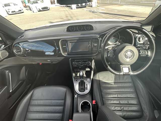 フォルクスワーゲン ザ・ビートル 2．0Rラインマイスター 愛知県 2018(平30)年 4.8万km ピュアホワイト 純正メモリナビ/フルセグテレビ/バックカメラ/ウィンカーミラー/クルーズコントロール/プッシュスタート/Bluetooth/コーナーセンサー/パドルシフト/レザーステアリング/BSM