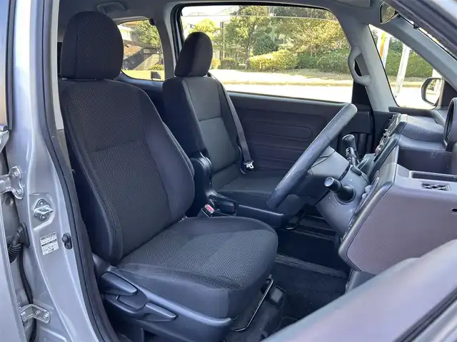 トヨタ ポルテ G 神奈川県 2016(平28)年 5.7万km シルバーM ディーラーop　SDナビ/・フルセグTV/CD/DVD/BT/バックカメラ/ビルトインETC/ドライブレコーダー/前席シートヒーター/衝突被害軽減ブレーキ/オートマチックハイビーム/左側パワースライドドア/スマートキー/横滑り防止装置/電動コーナーポール/フォグランプ/ドアバイザー/純正フロアマット/保証書/取扱説明書/スペアキー×1