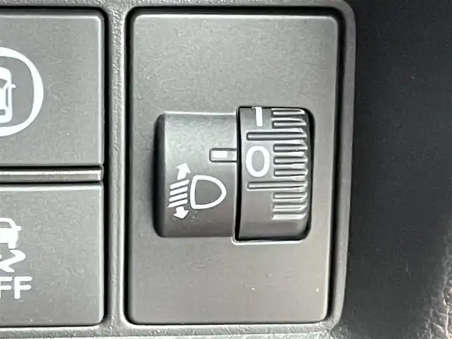 ホンダ フィット e:HEVホーム 千葉県 2020(令2)年 4万km プレミアムクリスタルレッドM 禁煙車/ホンダセンシング/・路外逸脱抑制機能/・踏み間違い衝突軽減システム/・衝突軽減ブレーキ/・コーナーセンサー/純正9インチメモリナビ/・型番：VXU-205FTi/・CD/DVD/Bluetooth/USB/フルセグTV/・バックカメラ/・ビルトインETC/革巻きステアリング/・ステアリングスイッチ/電子パーキング/・ブレーキホールド/純正フロアマット/純正ホイールキャップ/オートライト/・LEDヘッドライト/・ヘッドライトレベライザー