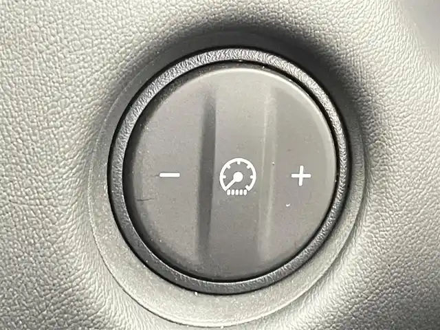 ホンダ フィット e:HEVホーム 千葉県 2020(令2)年 4万km プレミアムクリスタルレッドM 禁煙車/ホンダセンシング/・路外逸脱抑制機能/・踏み間違い衝突軽減システム/・衝突軽減ブレーキ/・コーナーセンサー/純正9インチメモリナビ/・型番：VXU-205FTi/・CD/DVD/Bluetooth/USB/フルセグTV/・バックカメラ/・ビルトインETC/革巻きステアリング/・ステアリングスイッチ/電子パーキング/・ブレーキホールド/純正フロアマット/純正ホイールキャップ/オートライト/・LEDヘッドライト/・ヘッドライトレベライザー