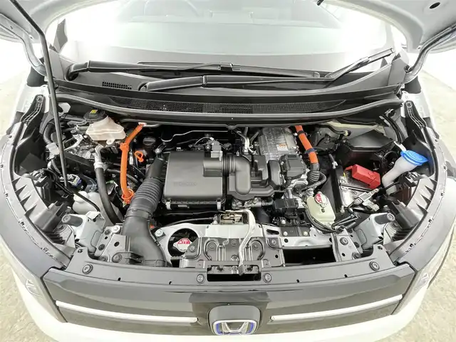 ホンダ フリード ハイブリット e:HEV AIR EX 千葉県 2025(令7)年 0.2万km プラチナホワイトパール 禁煙車/ホンダセンシング/・路外逸脱抑制機能/・ブラインドスポットインフォメーション/・踏み間違い衝突軽減システム/・衝突軽減ブレーキ/・パーキングセンサー/・レーダークルーズコントロール/両側パワースライドドア/純正９型ホンダコネクトナビ/・型番：LXM-242ZFNi/・Apple CarPlay/Android Auto/Bluetooth/フルセグTV/・バックカメラ/皮巻きステアリング/・ステアリングスイッチ/ハーフレザーシート/・DNシートヒーター/電子パーキング/・ブレーキホールド/純正15インチAW/オートライト/・LEDヘッドライト