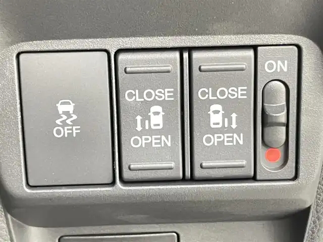 ホンダ フリード ハイブリット e:HEV AIR EX 千葉県 2025(令7)年 0.2万km プラチナホワイトパール 禁煙車/ホンダセンシング/・路外逸脱抑制機能/・ブラインドスポットインフォメーション/・踏み間違い衝突軽減システム/・衝突軽減ブレーキ/・パーキングセンサー/・レーダークルーズコントロール/両側パワースライドドア/純正９型ホンダコネクトナビ/・型番：LXM-242ZFNi/・Apple CarPlay/Android Auto/Bluetooth/フルセグTV/・バックカメラ/皮巻きステアリング/・ステアリングスイッチ/ハーフレザーシート/・DNシートヒーター/電子パーキング/・ブレーキホールド/純正15インチAW/オートライト/・LEDヘッドライト