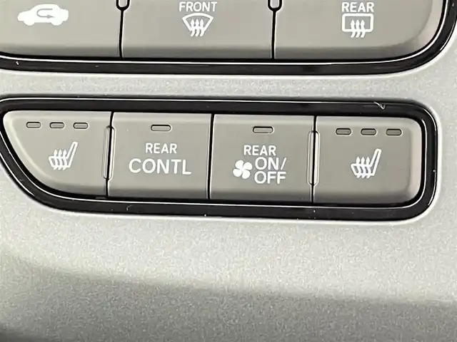 ホンダ フリード ハイブリット e:HEV AIR EX 千葉県 2025(令7)年 0.2万km プラチナホワイトパール 禁煙車/ホンダセンシング/・路外逸脱抑制機能/・ブラインドスポットインフォメーション/・踏み間違い衝突軽減システム/・衝突軽減ブレーキ/・パーキングセンサー/・レーダークルーズコントロール/両側パワースライドドア/純正９型ホンダコネクトナビ/・型番：LXM-242ZFNi/・Apple CarPlay/Android Auto/Bluetooth/フルセグTV/・バックカメラ/皮巻きステアリング/・ステアリングスイッチ/ハーフレザーシート/・DNシートヒーター/電子パーキング/・ブレーキホールド/純正15インチAW/オートライト/・LEDヘッドライト