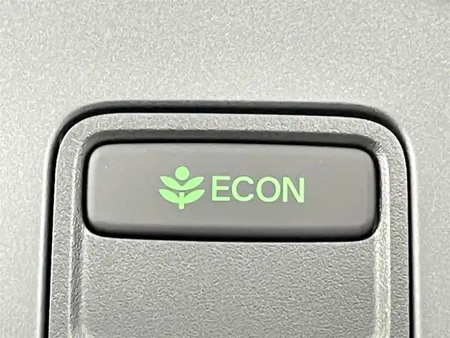 ホンダ フリード ハイブリット e:HEV AIR EX 千葉県 2025(令7)年 0.2万km プラチナホワイトパール 禁煙車/ホンダセンシング/・路外逸脱抑制機能/・ブラインドスポットインフォメーション/・踏み間違い衝突軽減システム/・衝突軽減ブレーキ/・パーキングセンサー/・レーダークルーズコントロール/両側パワースライドドア/純正９型ホンダコネクトナビ/・型番：LXM-242ZFNi/・Apple CarPlay/Android Auto/Bluetooth/フルセグTV/・バックカメラ/皮巻きステアリング/・ステアリングスイッチ/ハーフレザーシート/・DNシートヒーター/電子パーキング/・ブレーキホールド/純正15インチAW/オートライト/・LEDヘッドライト