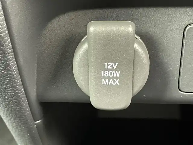 ホンダ フリード ハイブリット e:HEV AIR EX 千葉県 2025(令7)年 0.2万km プラチナホワイトパール 禁煙車/ホンダセンシング/・路外逸脱抑制機能/・ブラインドスポットインフォメーション/・踏み間違い衝突軽減システム/・衝突軽減ブレーキ/・パーキングセンサー/・レーダークルーズコントロール/両側パワースライドドア/純正９型ホンダコネクトナビ/・型番：LXM-242ZFNi/・Apple CarPlay/Android Auto/Bluetooth/フルセグTV/・バックカメラ/皮巻きステアリング/・ステアリングスイッチ/ハーフレザーシート/・DNシートヒーター/電子パーキング/・ブレーキホールド/純正15インチAW/オートライト/・LEDヘッドライト