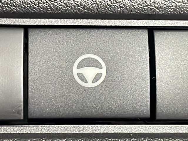 日産 エクストレイル X e－4ORCE 広島県 2022(令4)年 0.5万km カスピアンブルー 純正９型ナビ　/バックカメラ　/シートヒーター　/プロパイロット　/ブラインドスポットモニター　/電動シート　/電動リアゲート　/ステアリングヒーター/レーンキープアシスト/衝突軽減ブレーキ/ETC/リアトラフィックモニター/純正18インチアルミホイール(235/60/R 18)/エアバッグ(運転席/助手席/サイド)