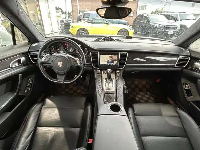 ポルシェ パナメーラ ターボ 岩手県 2014(平26)年 3.5万km 白 禁煙車/４WD/ターボ/バックカメラ/クルーズコントロール/インテリジェントントAFS/横滑り防止装置/電動パーキング/盗難防止装置/アイドリングストップ/ローダウン/電動リアゲート/ディスチャージトランプ/ヘッドライトウォッシャー/フォグランプ/AUTOライト/シートポジション装置/パワーシート/スマートキー/スペアキー/純正マット/取扱説明書