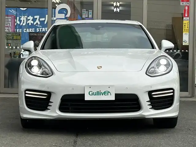 ポルシェ パナメーラ ターボ 岩手県 2014(平26)年 3.5万km 白 禁煙車/４WD/ターボ/バックカメラ/クルーズコントロール/インテリジェントントAFS/横滑り防止装置/電動パーキング/盗難防止装置/アイドリングストップ/ローダウン/電動リアゲート/ディスチャージトランプ/ヘッドライトウォッシャー/フォグランプ/AUTOライト/シートポジション装置/パワーシート/スマートキー/スペアキー/純正マット/取扱説明書