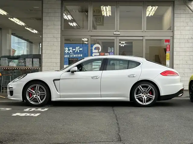 ポルシェ パナメーラ ターボ 岩手県 2014(平26)年 3.5万km 白 禁煙車/４WD/ターボ/バックカメラ/クルーズコントロール/インテリジェントントAFS/横滑り防止装置/電動パーキング/盗難防止装置/アイドリングストップ/ローダウン/電動リアゲート/ディスチャージトランプ/ヘッドライトウォッシャー/フォグランプ/AUTOライト/シートポジション装置/パワーシート/スマートキー/スペアキー/純正マット/取扱説明書
