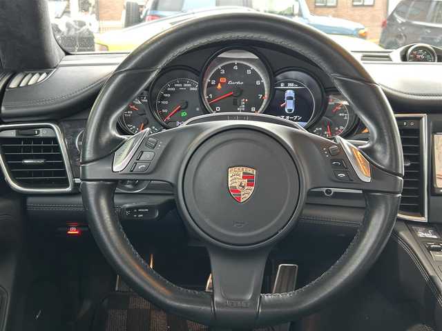 ポルシェ パナメーラ ターボ 岩手県 2014(平26)年 3.5万km 白 禁煙車/４WD/ターボ/バックカメラ/クルーズコントロール/インテリジェントントAFS/横滑り防止装置/電動パーキング/盗難防止装置/アイドリングストップ/ローダウン/電動リアゲート/ディスチャージトランプ/ヘッドライトウォッシャー/フォグランプ/AUTOライト/シートポジション装置/パワーシート/スマートキー/スペアキー/純正マット/取扱説明書