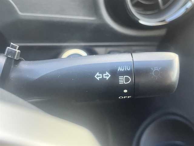 トヨタ アクア S 島根県 2016(平28)年 5.7万km ディープアメジストマイカメタリック 純正SDナビ　/地デジ/Ｂｌｕｅｔｏｏｔｈ　/バックカメラ　/ドライブレコーダー　/ＥＴＣ　/レーンアシスト　/プリクラッシュセーフティー　/オートハイビーム/ライト　/スマートキー/プッシュスタート/純正フロアマット　/社外15インチアルミホイール