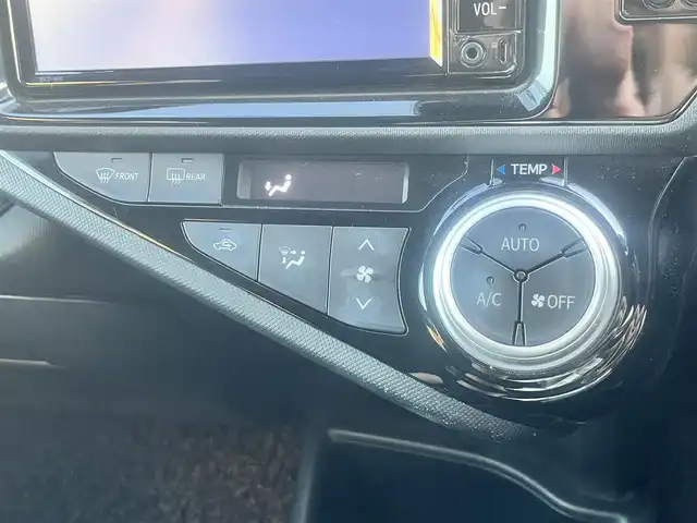 トヨタ アクア S 島根県 2016(平28)年 5.7万km ディープアメジストマイカメタリック 純正SDナビ　/地デジ/Ｂｌｕｅｔｏｏｔｈ　/バックカメラ　/ドライブレコーダー　/ＥＴＣ　/レーンアシスト　/プリクラッシュセーフティー　/オートハイビーム/ライト　/スマートキー/プッシュスタート/純正フロアマット　/社外15インチアルミホイール