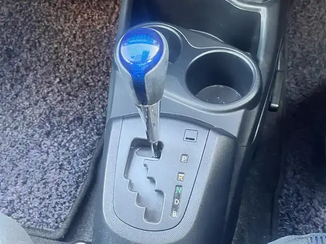 トヨタ アクア S 島根県 2016(平28)年 5.7万km ディープアメジストマイカメタリック 純正SDナビ　/地デジ/Ｂｌｕｅｔｏｏｔｈ　/バックカメラ　/ドライブレコーダー　/ＥＴＣ　/レーンアシスト　/プリクラッシュセーフティー　/オートハイビーム/ライト　/スマートキー/プッシュスタート/純正フロアマット　/社外15インチアルミホイール